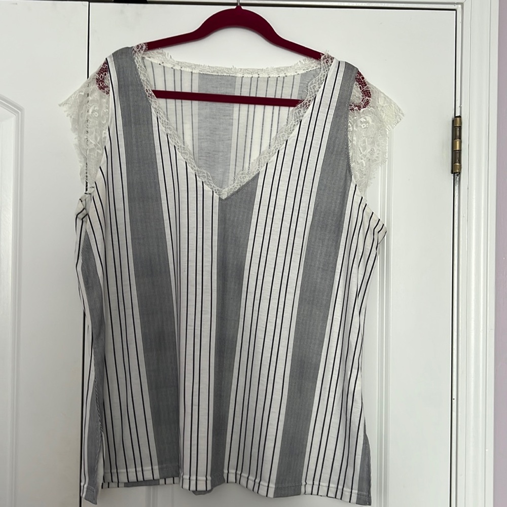 Black and white lace sleeve top